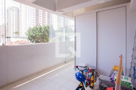 AREA DE SERVIÇO de apartamento à venda com 2 quartos, 150m² em Vila Anglo Brasileira, São Paulo