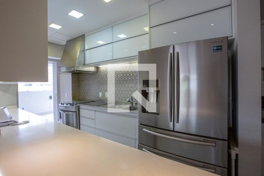 COZINHA de apartamento à venda com 2 quartos, 150m² em Vila Anglo Brasileira, São Paulo