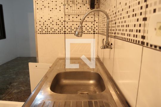 Cozinha de casa para alugar com 2 quartos, 80m² em Vila Lar Nacional, São Paulo