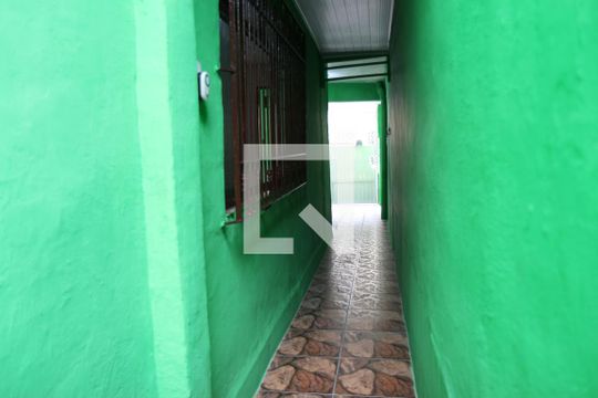 Corredor de casa para alugar com 2 quartos, 80m² em Vila Lar Nacional, São Paulo