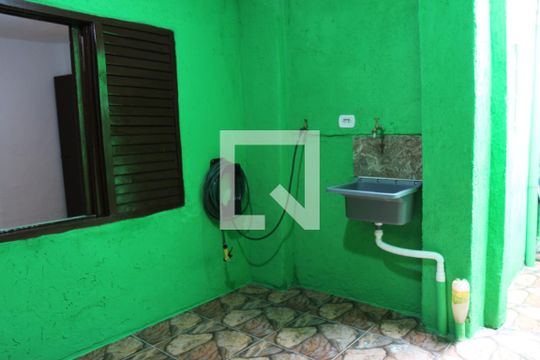 Área de Serviço de casa para alugar com 2 quartos, 80m² em Vila Lar Nacional, São Paulo