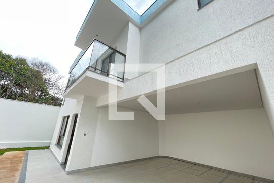 Fechada de casa à venda com 3 quartos, 165m² em Trevo, Belo Horizonte