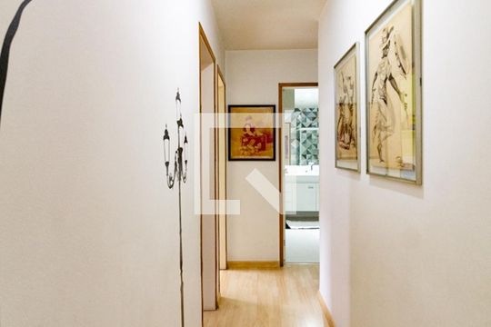 Corredor de apartamento à venda com 3 quartos, 132m² em Jardim Botânico, Rio de Janeiro