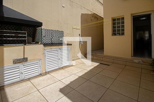 Área comum  de casa à venda com 4 quartos, 225m² em Vila Brasílio Machado, São Paulo