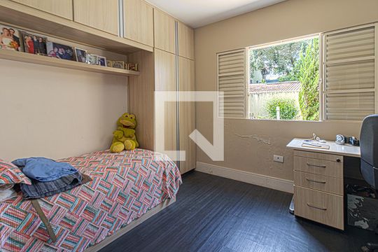 Quarto de casa à venda com 4 quartos, 225m² em Vila Brasílio Machado, São Paulo