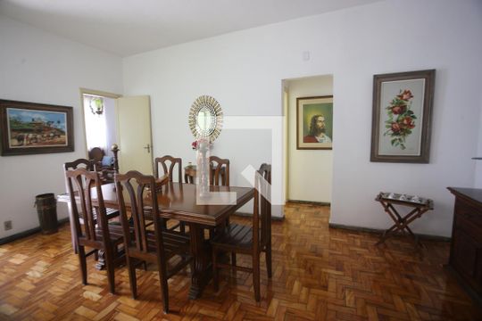 Sala de casa à venda com 4 quartos, 240m² em Padre Eustáquio, Belo Horizonte