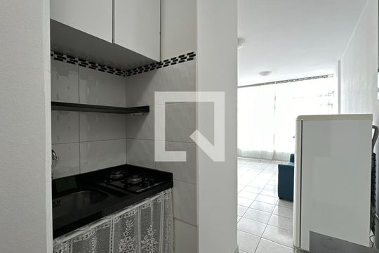 Cozinha  de kitnet/studio à venda com 1 quarto, 28m² em Centro, Curitiba