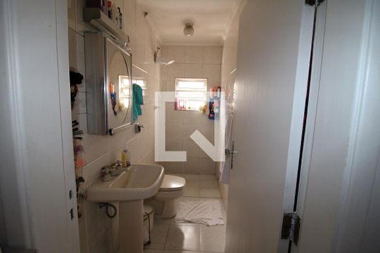 Banheiro de casa à venda com 2 quartos, 173m² em Vila Gustavo, São Paulo