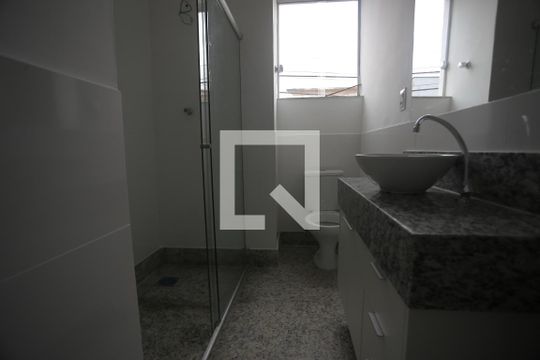 Banheiro de apartamento para alugar com 3 quartos, 100m² em Barroca, Belo Horizonte