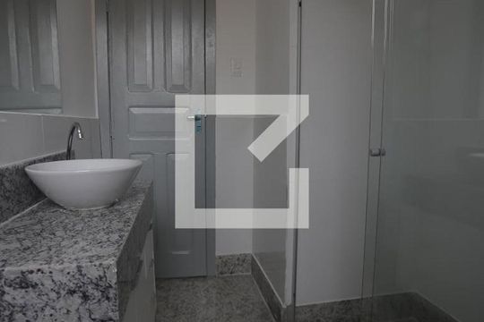 Banheiro de apartamento para alugar com 3 quartos, 100m² em Barroca, Belo Horizonte
