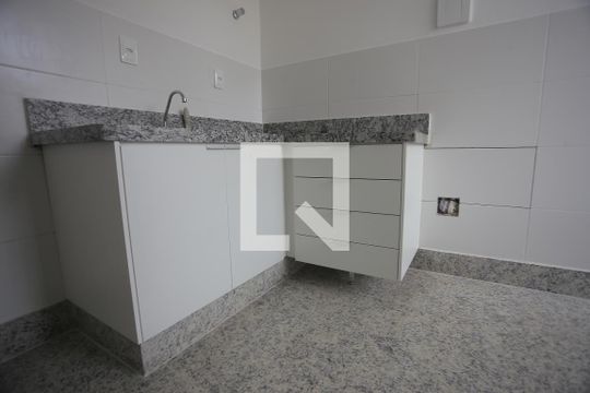 Cozinha de apartamento para alugar com 3 quartos, 100m² em Barroca, Belo Horizonte