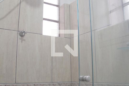 Banheiro 1 de apartamento para alugar com 2 quartos, 70m² em Centro Histórico, Porto Alegre