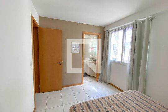 Suíte de apartamento para alugar com 3 quartos, 78m² em Santa Rosa, Niterói