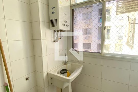 Área de Serviço de apartamento para alugar com 3 quartos, 78m² em Santa Rosa, Niterói