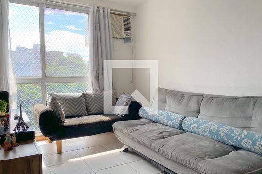 Sala de apartamento para alugar com 3 quartos, 78m² em Santa Rosa, Niterói