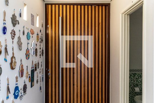Entrada de apartamento à venda com 3 quartos, 198m² em Higienópolis, São Paulo