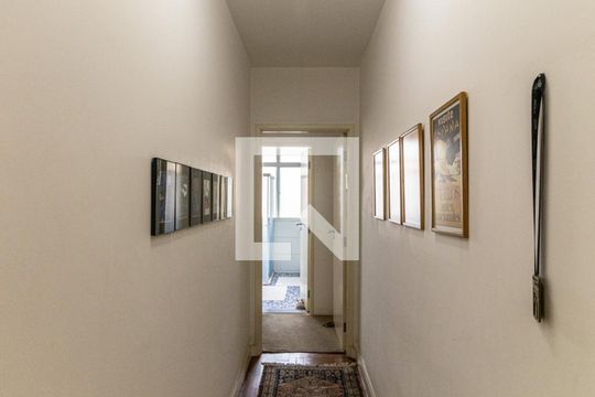 Corredor de apartamento à venda com 3 quartos, 198m² em Higienópolis, São Paulo