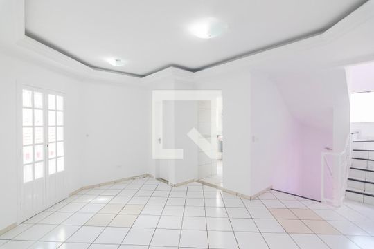 Sala de casa de condomínio à venda com 2 quartos, 100m² em Silveira, Santo André
