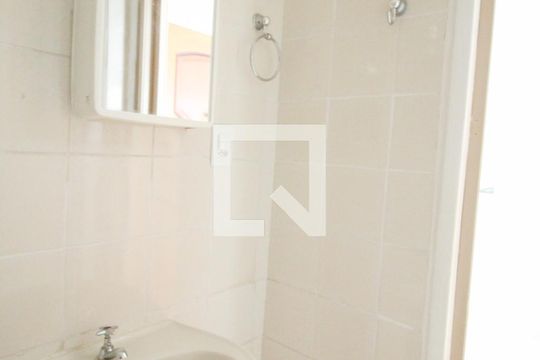 Banheiro de kitnet/studio para alugar com 1 quarto, 32m² em Vila Prudente, São Paulo