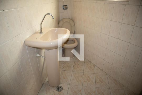 Banheiro 3 de casa à venda com 6 quartos, 354m² em Vila Gustavo, São Paulo