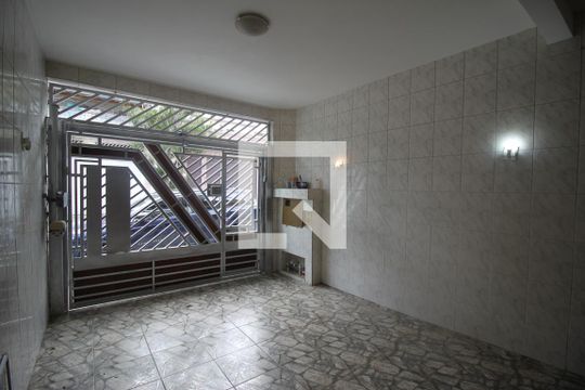 Garagem de casa para alugar com 2 quartos, 150m² em Interlagos, São Paulo