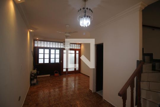 Casa para alugar com 2 quartos, 150m² em Interlagos, São Paulo