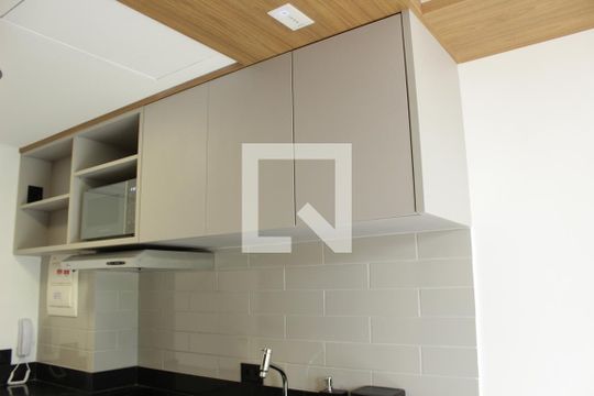 Cozinha de kitnet/studio à venda com 1 quarto, 27m² em Jardim das Bandeiras, São Paulo