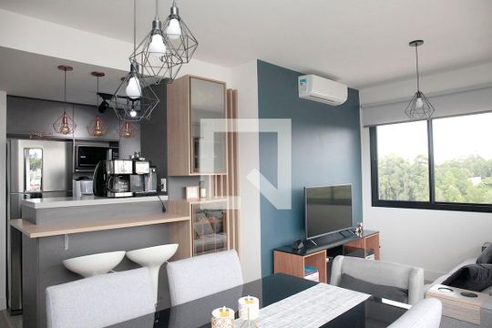 Sala de apartamento à venda com 2 quartos, 63m² em Jardim do Salso, Porto Alegre