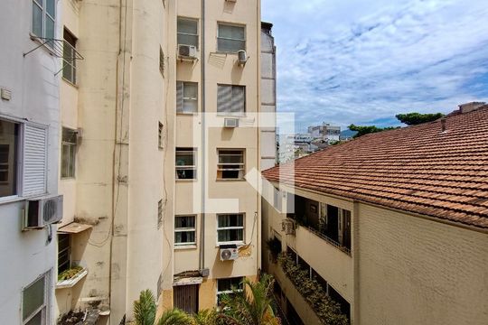 Área serviço  vista  de apartamento para alugar com 2 quartos, 65m² em Leblon, Rio de Janeiro
