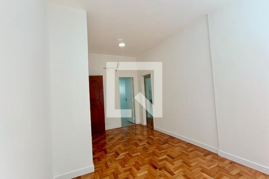 Sala de apartamento para alugar com 2 quartos, 65m² em Leblon, Rio de Janeiro