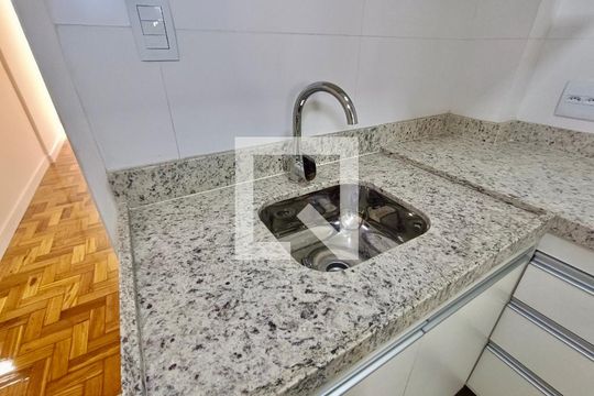 Copa / Cozinha  de apartamento para alugar com 2 quartos, 65m² em Leblon, Rio de Janeiro