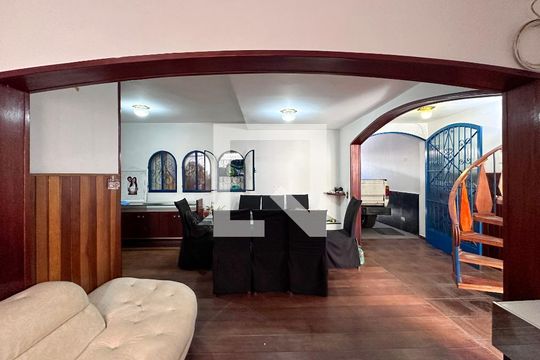 Sala de casa à venda com 3 quartos, 221m² em Santo Amaro, São Paulo