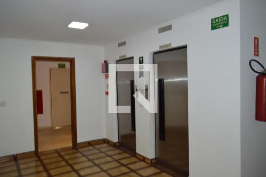 Elevadores de apartamento para alugar com 1 quarto, 50m² em Aclimação, São Paulo
