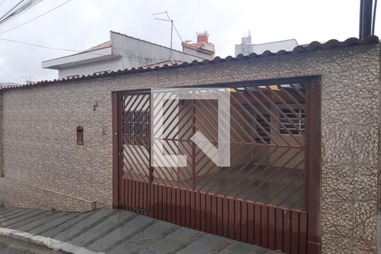 Fachada de casa à venda com 2 quartos, 110m² em Vila Marieta, São Paulo