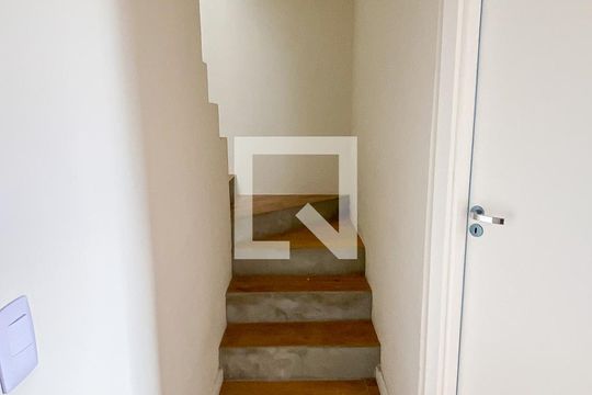 Corredor de casa de condomínio à venda com 2 quartos, 100m² em Vila Humaita, Santo André