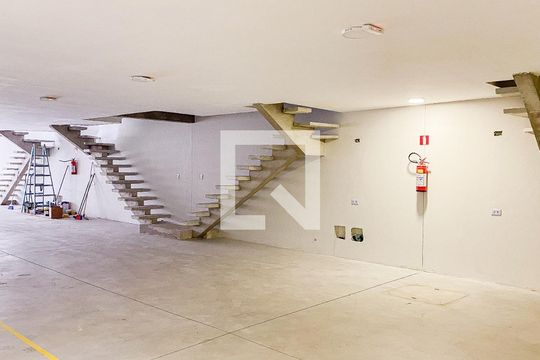 Garagem de casa de condomínio à venda com 2 quartos, 100m² em Vila Humaita, Santo André