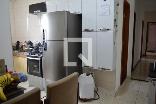 Sala de apartamento para alugar com 2 quartos, 65m² em Chácara Contagem, Contagem
