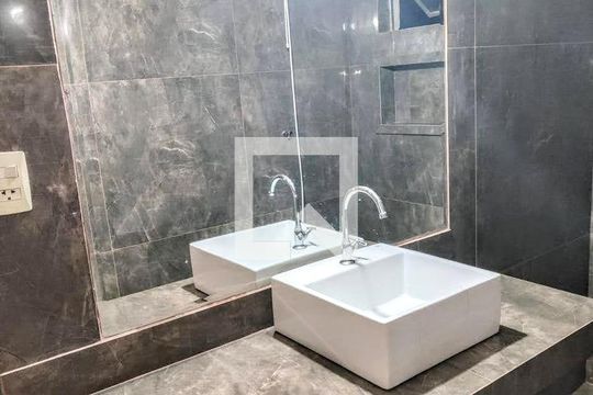 Banheiro 1 de casa à venda com 7 quartos, 455m² em Planalto, Belo Horizonte