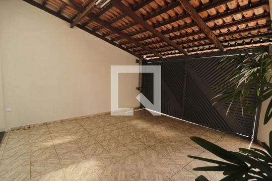Garagem de casa para alugar com 3 quartos, 140m² em Setor Leste Universitário, Goiânia