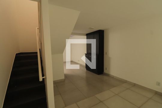 Sala de casa para alugar com 3 quartos, 140m² em Setor Leste Universitário, Goiânia