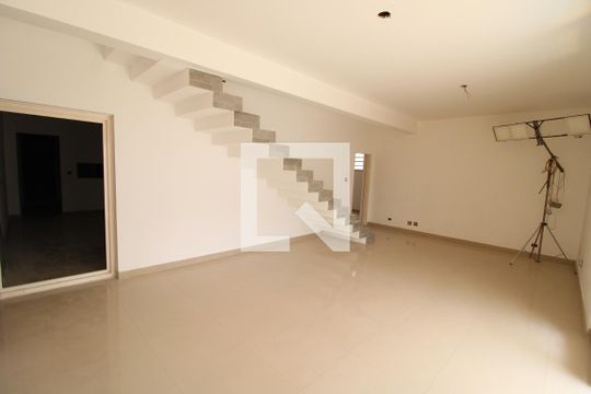 Sala de casa à venda com 6 quartos, 450m² em Vila Paulicéia, São Paulo