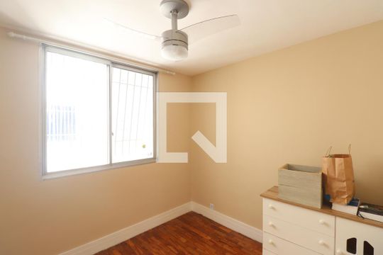Quarto 2 de apartamento para alugar com 2 quartos, 47m² em Porto Novo, São Gonçalo