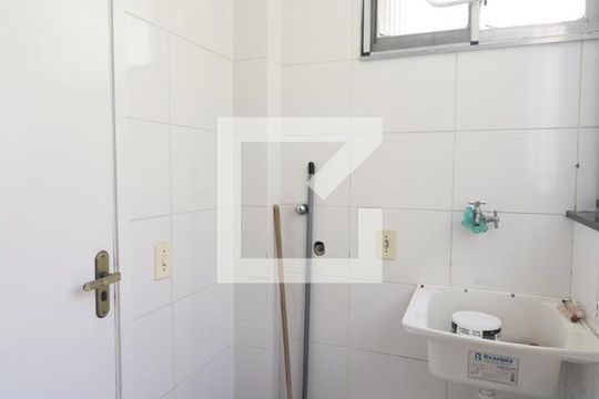Cozinha e Área de Serviço de apartamento para alugar com 2 quartos, 47m² em Porto Novo, São Gonçalo