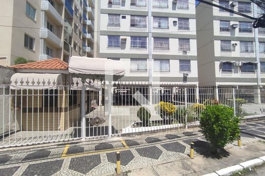 Fachada de apartamento para alugar com 2 quartos, 47m² em Porto Novo, São Gonçalo