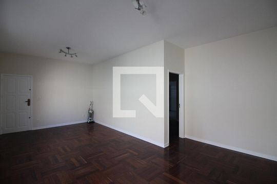 Casa para alugar com 3 quartos, 235m² em Nova Petrópolis, São Bernardo do Campo