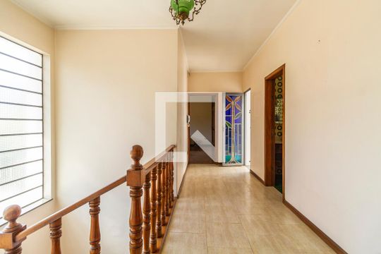 Corredor de casa para alugar com 3 quartos, 400m² em Parque Colonial, São Paulo