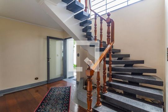 Hall de entrada de casa para alugar com 3 quartos, 400m² em Parque Colonial, São Paulo