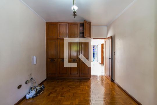 Quarto 1 de casa para alugar com 3 quartos, 400m² em Parque Colonial, São Paulo