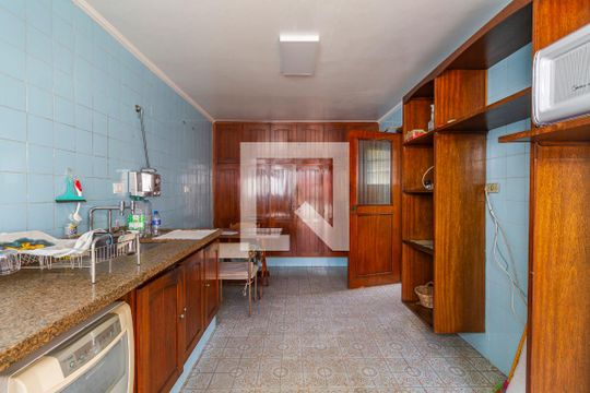 Cozinha de casa para alugar com 3 quartos, 400m² em Parque Colonial, São Paulo