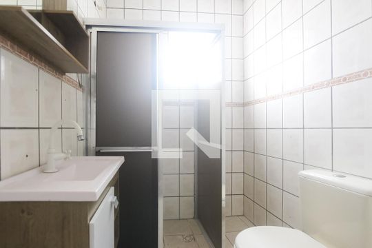 Banheiro de apartamento à venda com 2 quartos, 62m² em Jardim Leopoldina, Porto Alegre